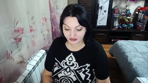 lady_boom_ online show from 23, 12, 2024