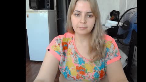 lady cute cat29 online show from 16, 1, 2025