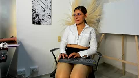 LADY  online show from 7, 2, 2025