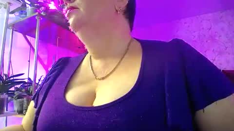 Snapshot of lady_gloria chatting on 19, 11, 2025 Lady Gloria online show from 19, 11, 2025