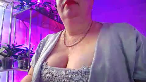Snapshot of lady_gloria chatting on 25, 11, 2025 Lady Gloria online show from 25, 11, 2025
