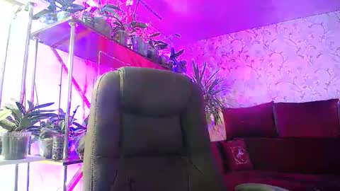 Snapshot of lady_gloria chatting on 27, 11, 2025 Lady Gloria online show from 27, 11, 2025