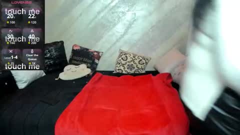 Snapshot of lady_lauren chatting on 19, 11, 2025 lady lauren online show from 19, 11, 2025