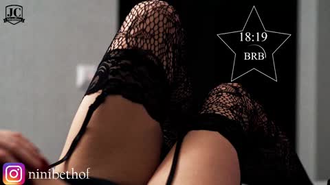 Snapshot of lady_ni chatting on 1, 3, 2025    700  1300 -5 online show from 1, 3, 2025