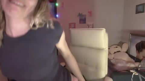 lady_smile69 online show from 19, 12, 2025