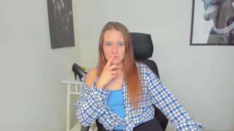 Snapshot of ladyalessa chatting on 8, 7, 2026 ALESSA online show from 8, 7, 2026