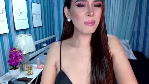 Snapshot of ladyashxxx chatting on 13, 1, 2026 isabelle ash DONT FORGET TO FOLLOW AND THUMBS ME UP BITCHES online show from 13, 1, 2026