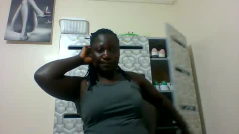 lindah32 online show from 6, 1, 2025