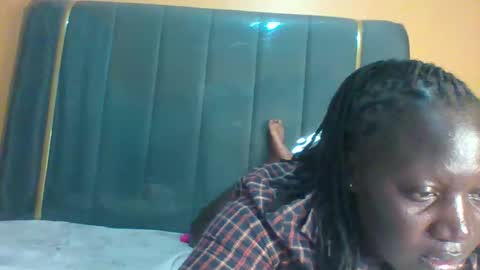 lindah32 online show from 10, 10, 2025