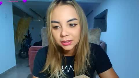 Snapshot of ladydi069 chatting on 7, 11, 2025 Hello im lady nice to meet you online show from 7, 11, 2025