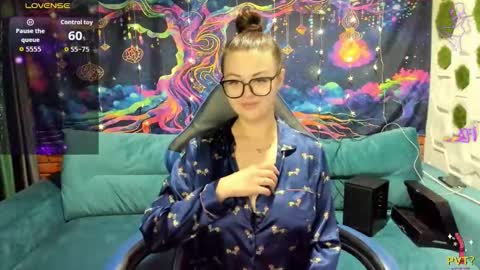 Snapshot of ladydrammer chatting on 16, 12, 2025 LadyDrummer online show from 16, 12, 2025