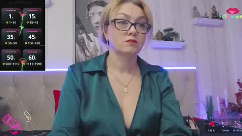 Snapshot of ladyjeen chatting on 12, 10, 2025 Lady Jeen Back on Sunday 8th of December online show from 12, 10, 2025