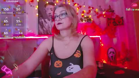 Snapshot of ladyjeen chatting on 27, 10, 2025 Lady Jeen Back on Sunday 8th of December online show from 27, 10, 2025