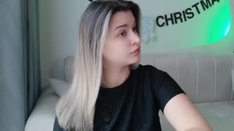 ladylancaster online show from 14, 12, 2025