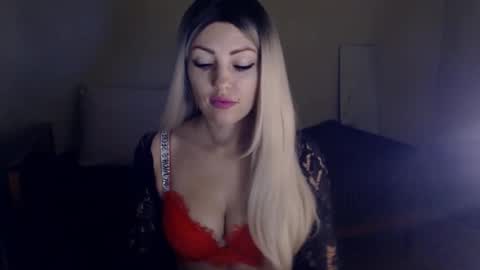 Snapshot of ladymoonlight8 chatting on 18, 1, 2025 Monika online show from 18, 1, 2025