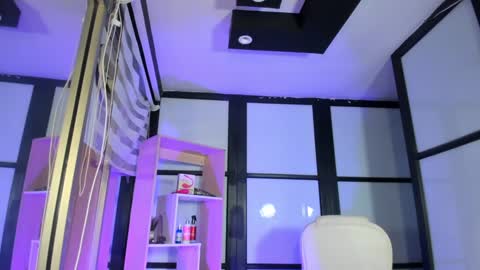 Lady  online show from 15, 12, 2024