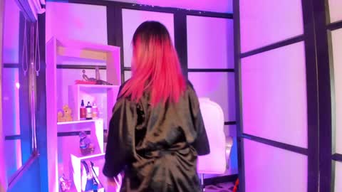 Lady  online show from 14, 1, 2025