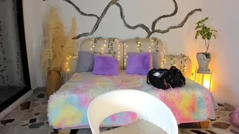 Lady  online show from 15, 12, 2025