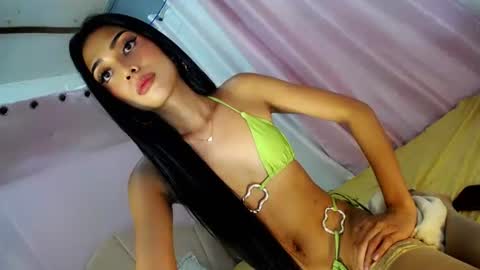 Snapshot of lahermosa_manika69 chatting on 11, 10, 2025 MANIKA online show from 11, 10, 2025