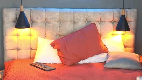 Snapshot of laia_and_aloby chatting on 10, 2, 2025 online show from 10, 2, 2025