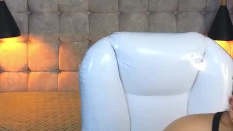 Snapshot of laia_and_aloby chatting on 17, 9, 2025 online show from 17, 9, 2025