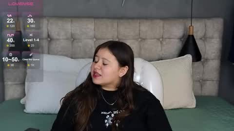 Snapshot of laia_and_aloby chatting on 7, 11, 2025 online show from 7, 11, 2025