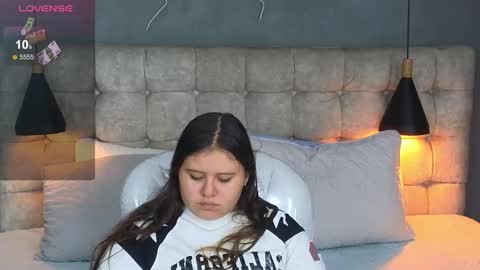 Snapshot of laia_and_aloby chatting on 20, 12, 2025 online show from 20, 12, 2025