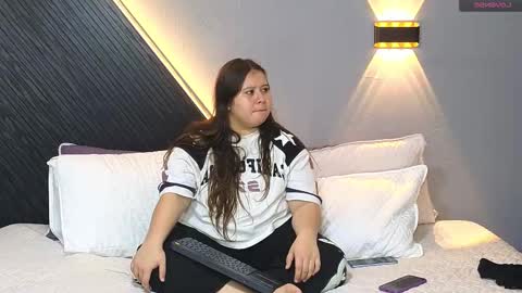 Snapshot of laia_and_aloby chatting on 19, 2, 2026 online show from 19, 2, 2026