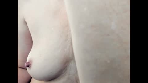 Snapshot of lailasensu chatting on 28, 11, 2025 LAILA online show from 28, 11, 2025