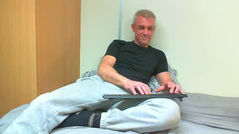 Snapshot of lain1986dd chatting on 29, 3, 2026 Lain online show from 29, 3, 2026