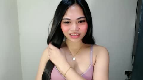 Snapshot of laire_allure chatting on 25, 4, 2026 laire online show from 25, 4, 2026
