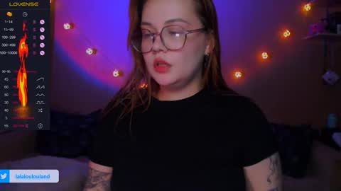 Snapshot of lala_loulou chatting on 19, 10, 2025 Nicky online show from 19, 10, 2025