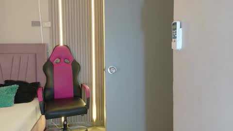 Laura online show from 30, 11, 2025