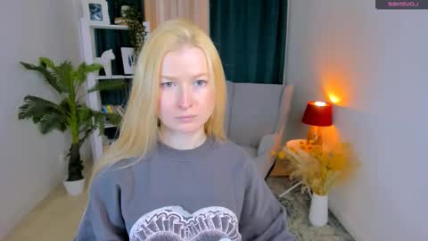 Snapshot of laly_peach chatting on 18, 3, 2026 Laly online show from 18, 3, 2026