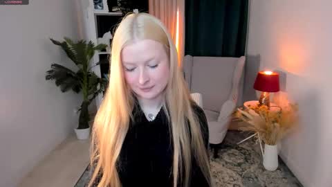 Snapshot of laly_peach chatting on 28, 3, 2026 Laly online show from 28, 3, 2026
