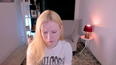 Snapshot of laly_peach chatting on 18, 7, 2026 Laly online show from 18, 7, 2026