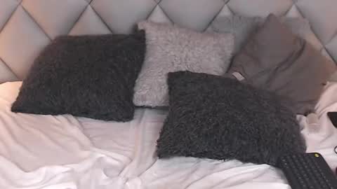 Snapshot of lalycastro chatting on 27, 12, 2024 Laly Castro online show from 27, 12, 2024