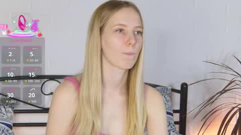 Snapshot of lana__j chatting on 20, 11, 2025 Liana online show from 20, 11, 2025