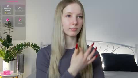 Snapshot of lana__j chatting on 1, 2, 2026 Liana online show from 1, 2, 2026