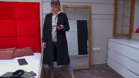 LanaBanner online show from 4, 10, 2025