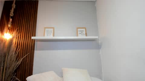 Snapshot of lana_jonnes_ chatting on 21, 4, 2026 Lana igauroraaaaaaaaa 1 online show from 21, 4, 2026