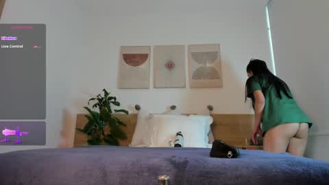 lana_kane_ online show from 8, 12, 2024