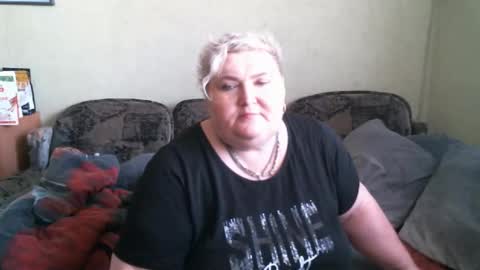 lanacat555 online show from 12, 3, 2025