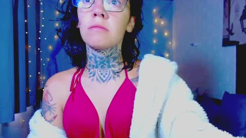 Snapshot of lannie_gonzales chatting on 9, 4, 2026 LANNIE online show from 9, 4, 2026