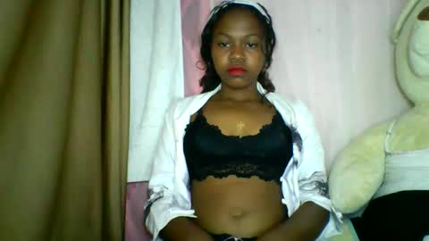 Snapshot of lara_belle chatting on 8, 5, 2026 lara_belle online show from 8, 5, 2026