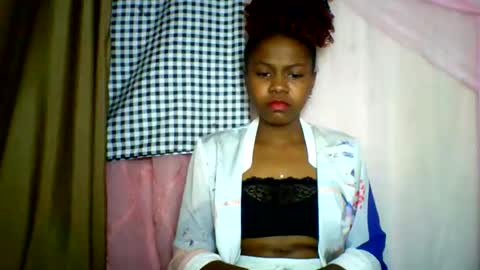 Snapshot of lara_belle chatting on 1, 6, 2026 lara_belle online show from 1, 6, 2026