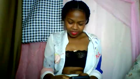 Snapshot of lara_belle chatting on 3, 6, 2026 lara_belle online show from 3, 6, 2026