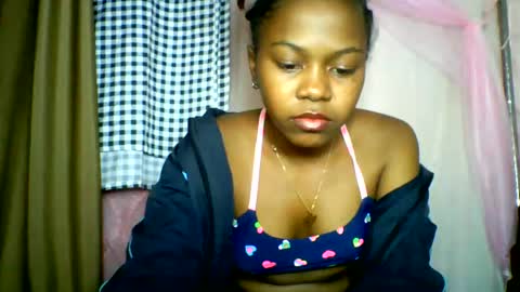 Snapshot of lara_belle chatting on 15, 6, 2026 lara_belle online show from 15, 6, 2026