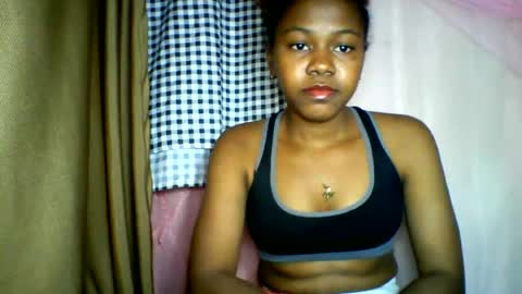 Snapshot of lara_belle chatting on 18, 6, 2026 lara_belle online show from 18, 6, 2026