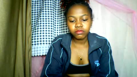 Snapshot of lara_belle chatting on 18, 6, 2026 lara_belle online show from 18, 6, 2026